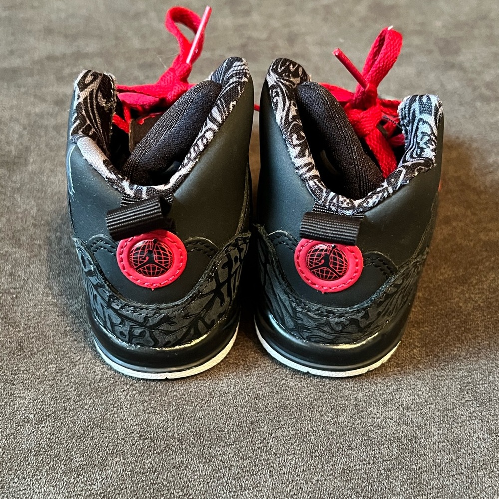 Baby Nike Jordan's - Picture 3 of 5